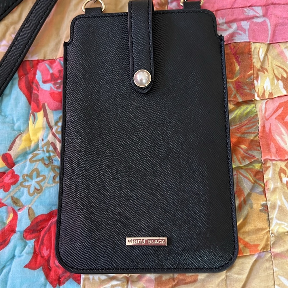 White House Black Market Cell Phone Carrier Crossbody Bag with back pocket - Picture 3 of 5